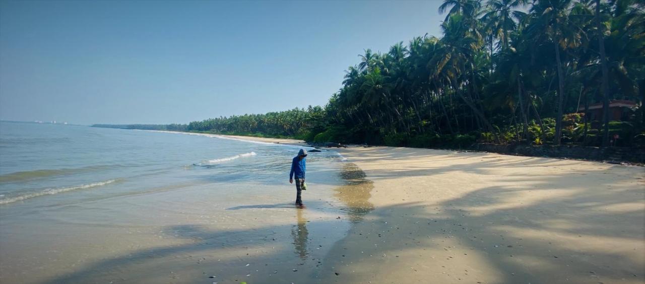 White Shell Beach House Kannur Exteriör bild