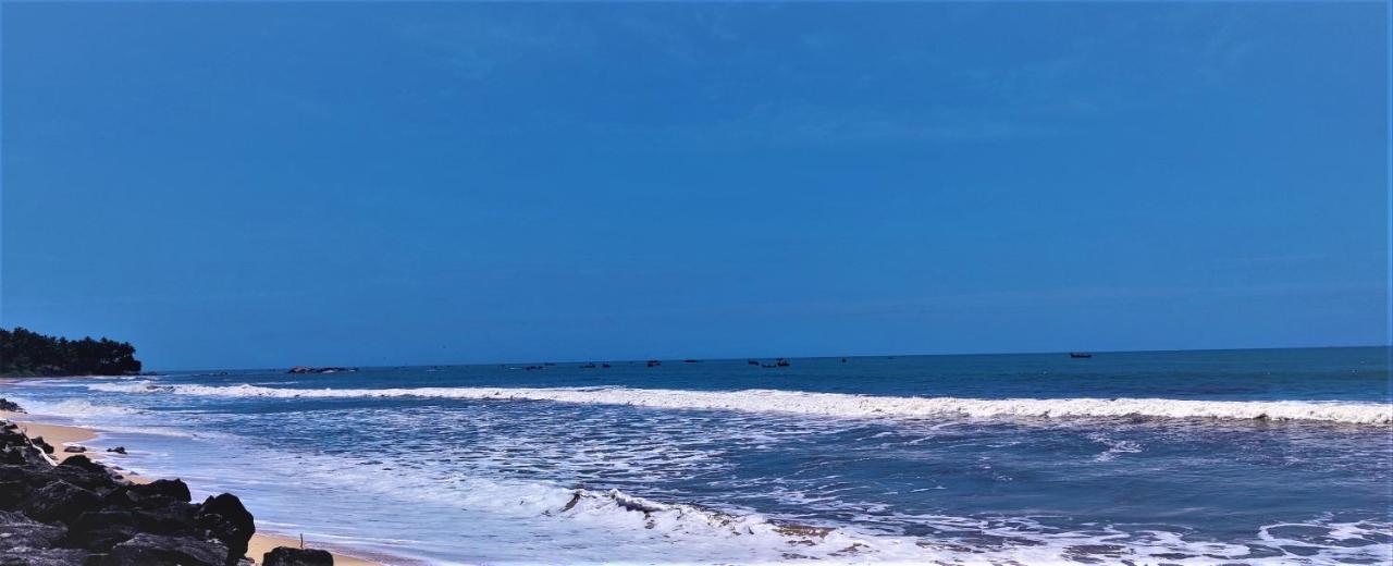 White Shell Beach House Kannur Exteriör bild
